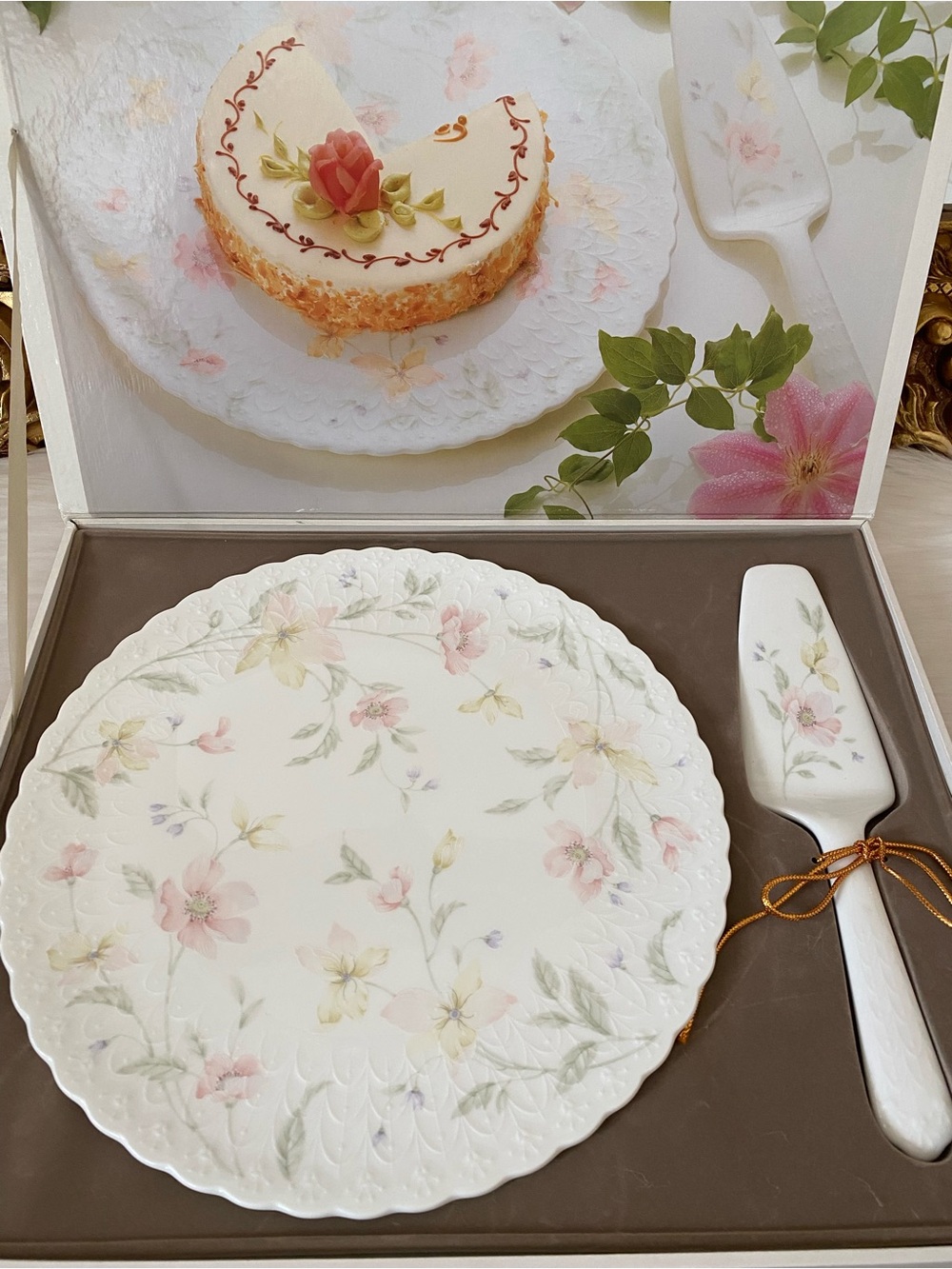 Mikasa Pastel Garden Vintage Bone China Cake Dish Set
